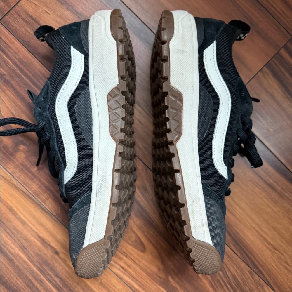 Vans Black MTE shoes - Picture 3 of 5